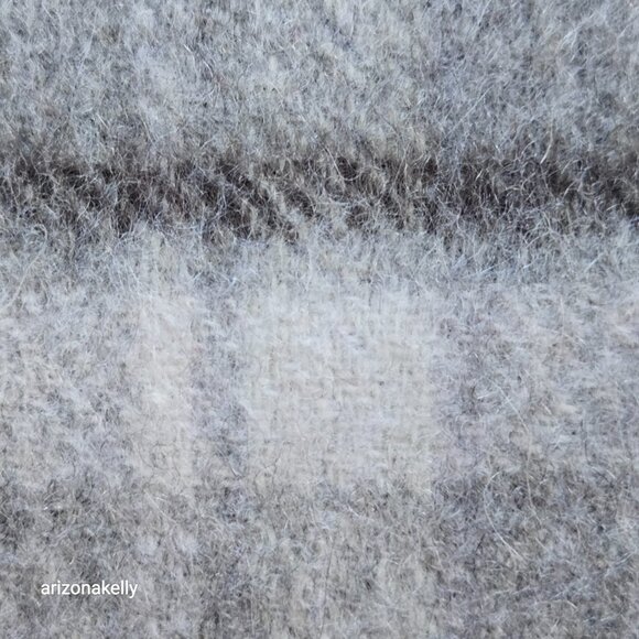 100% Cashmere Fringe Scarf Lavender and Grey Plaid Louisa Perini - Picture 9 of 10